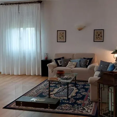 Apartment In Gemütlichem Kleinen *